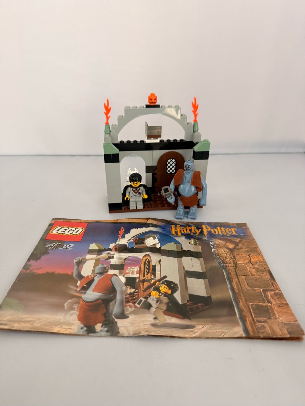 LEGO Harry Potter set 4712 Troll on the Loose 99% Complete w/ Instructions